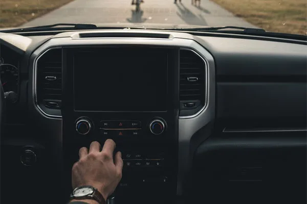 In the affected Nissan Frontier and Kicks vehicles, the center information display unit may display a blank screen when shifted into reverse